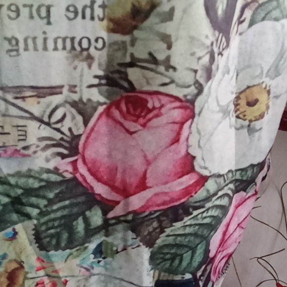 ⭐️ Host Pick ⭐️ Dragonfly Print  Plus Tunic Top - Picture 3 of 8